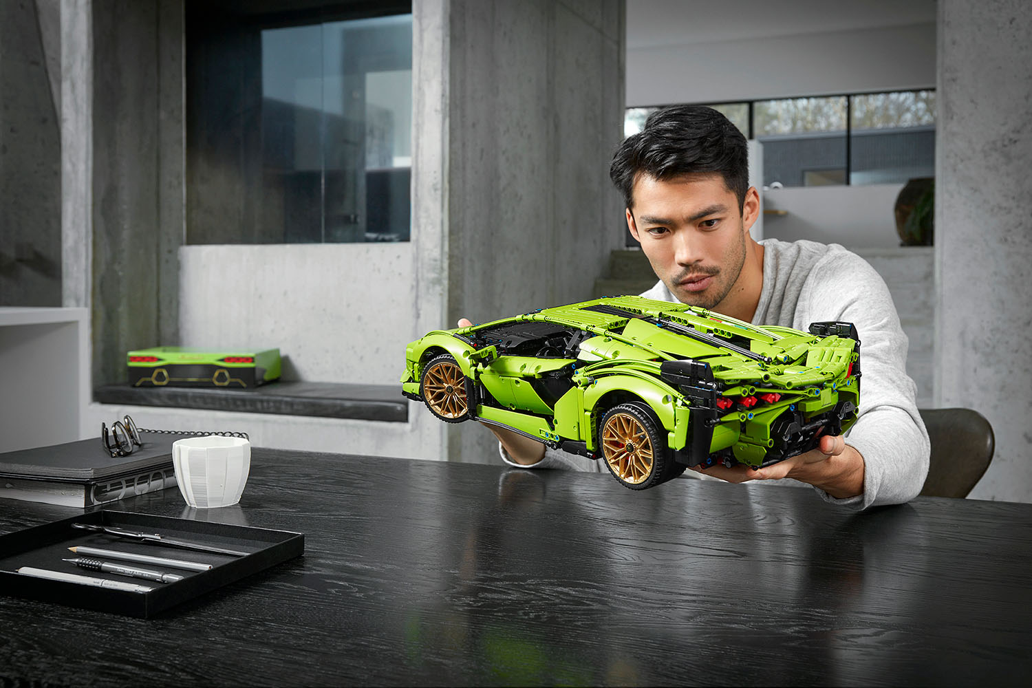 LEGO Technic Lamborghini Sián 37 - Play Hard